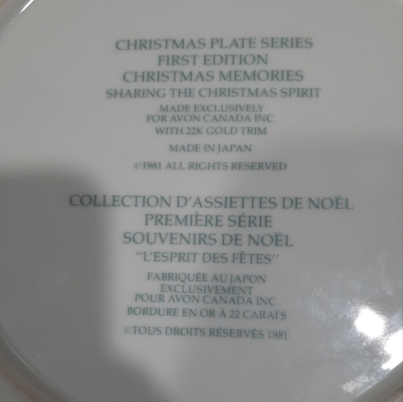 Vintage Christmas Plates with 22K gold trim - Picture 7 of 8